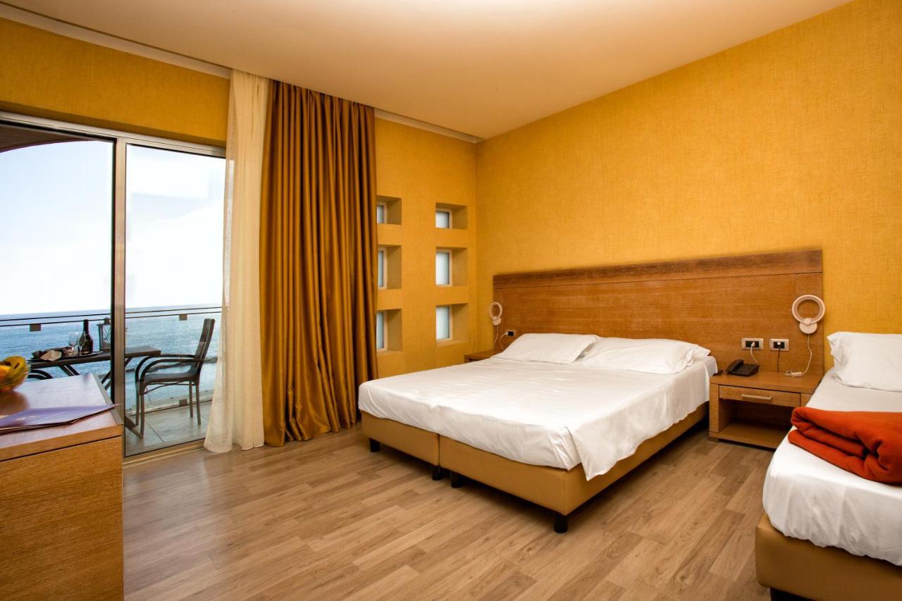 ריפוסטו Grand Hotel Yachting Palace מראה חיצוני תמונה