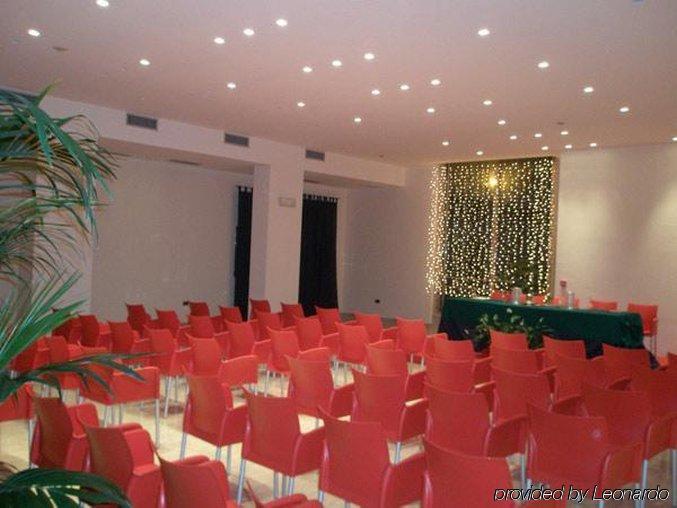ריפוסטו Grand Hotel Yachting Palace מתקנים תמונה