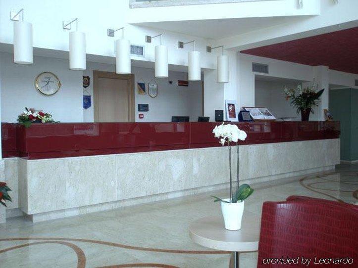 ריפוסטו Grand Hotel Yachting Palace מראה פנימי תמונה