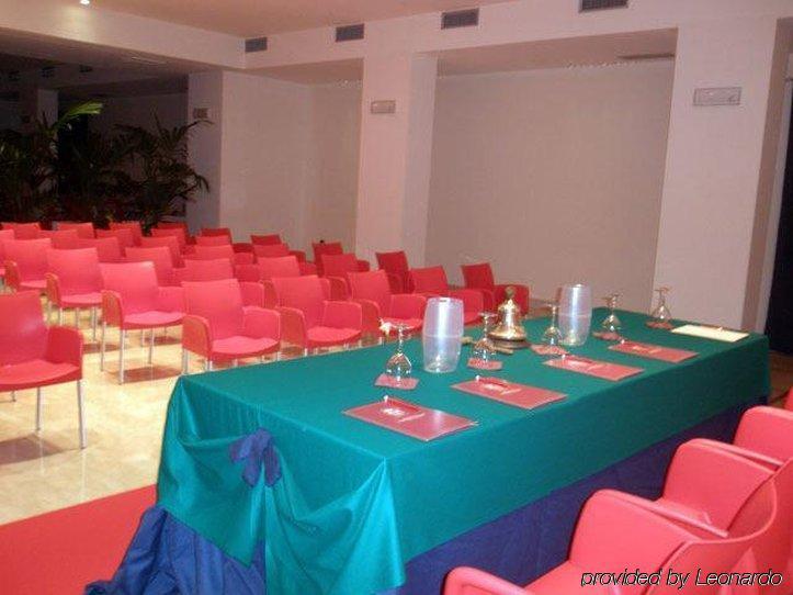 ריפוסטו Grand Hotel Yachting Palace מתקנים תמונה